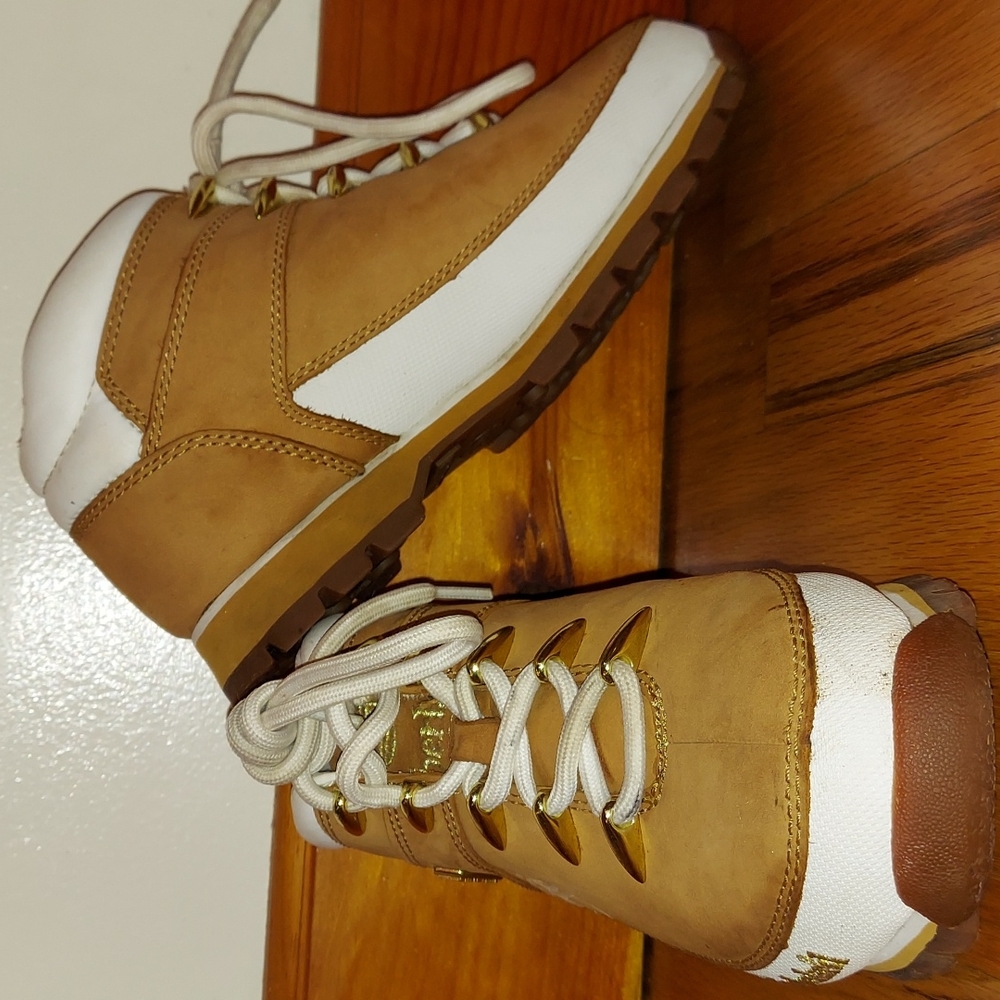 Timberlands boots size 6 women's